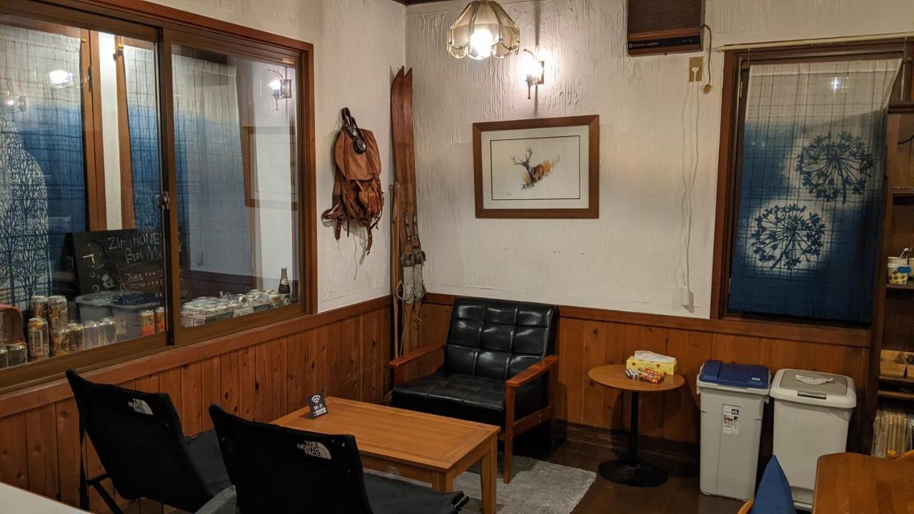 Guest House Zu-Thones Hakuba Exterior photo