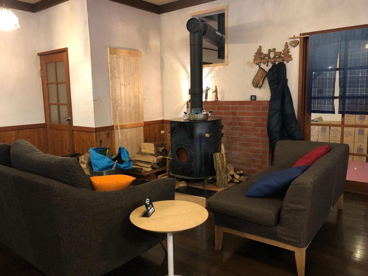 Guest House Zu-Thones Hakuba Exterior photo