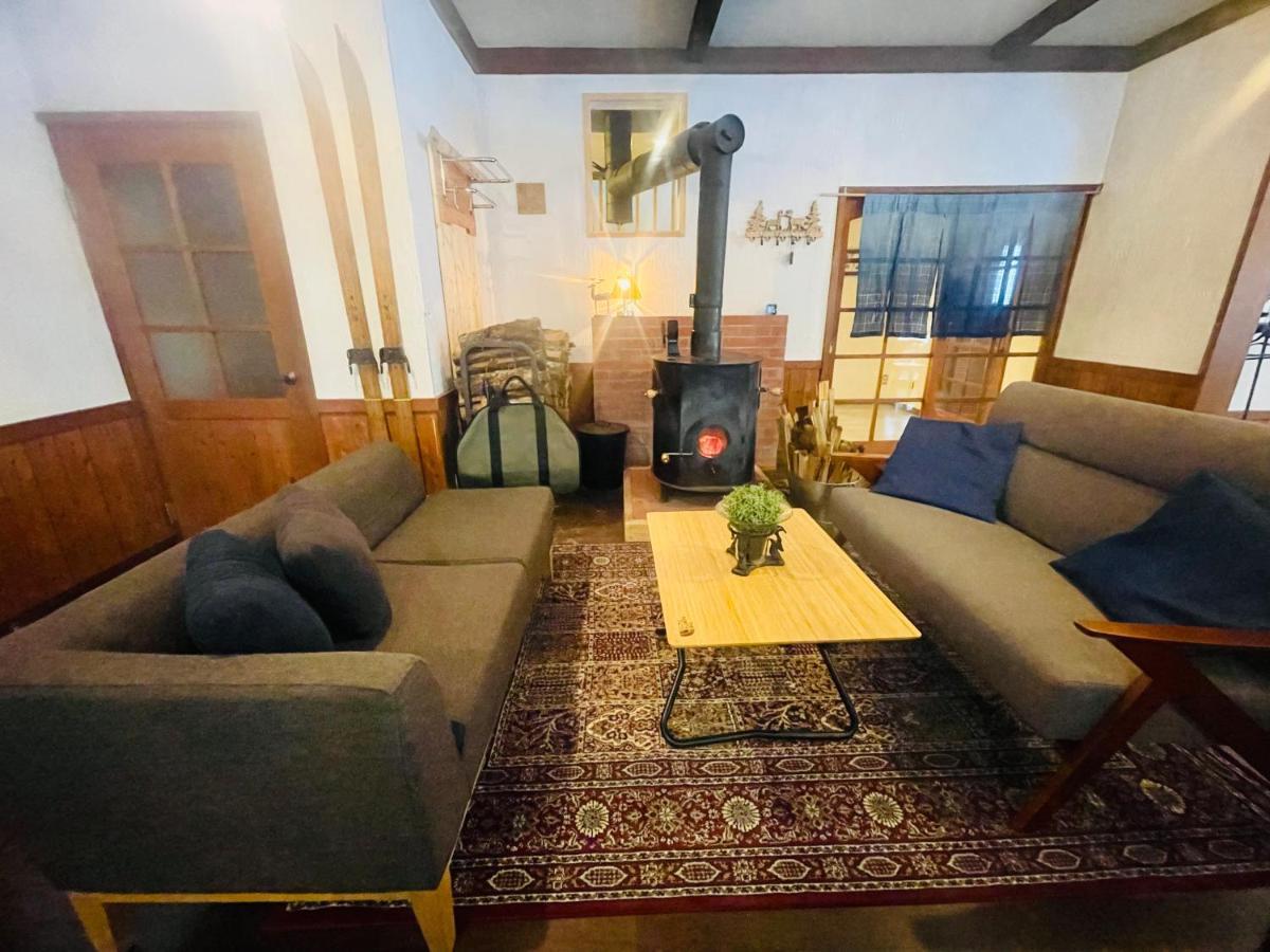 Guest House Zu-Thones Hakuba Exterior photo