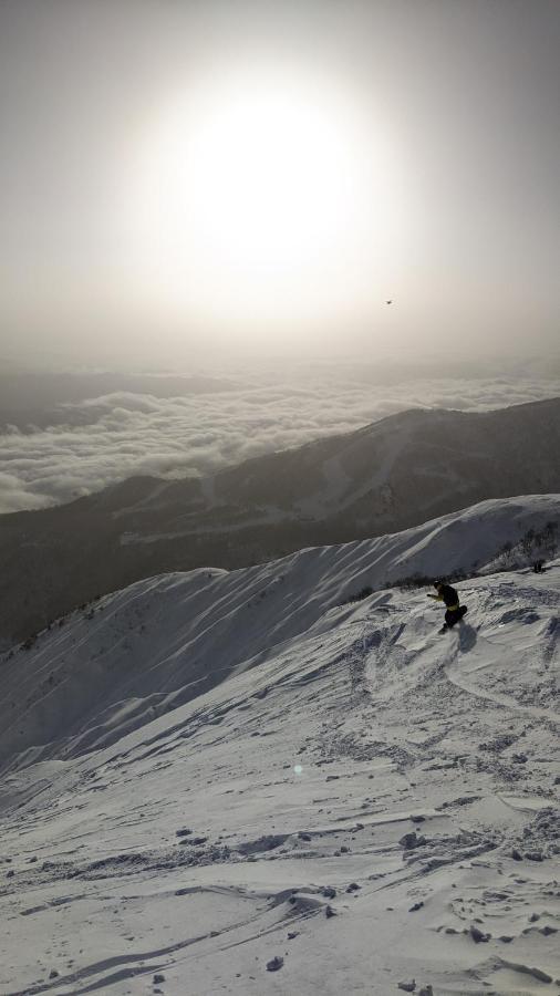 Guest House Zu-Thones Hakuba Exterior photo